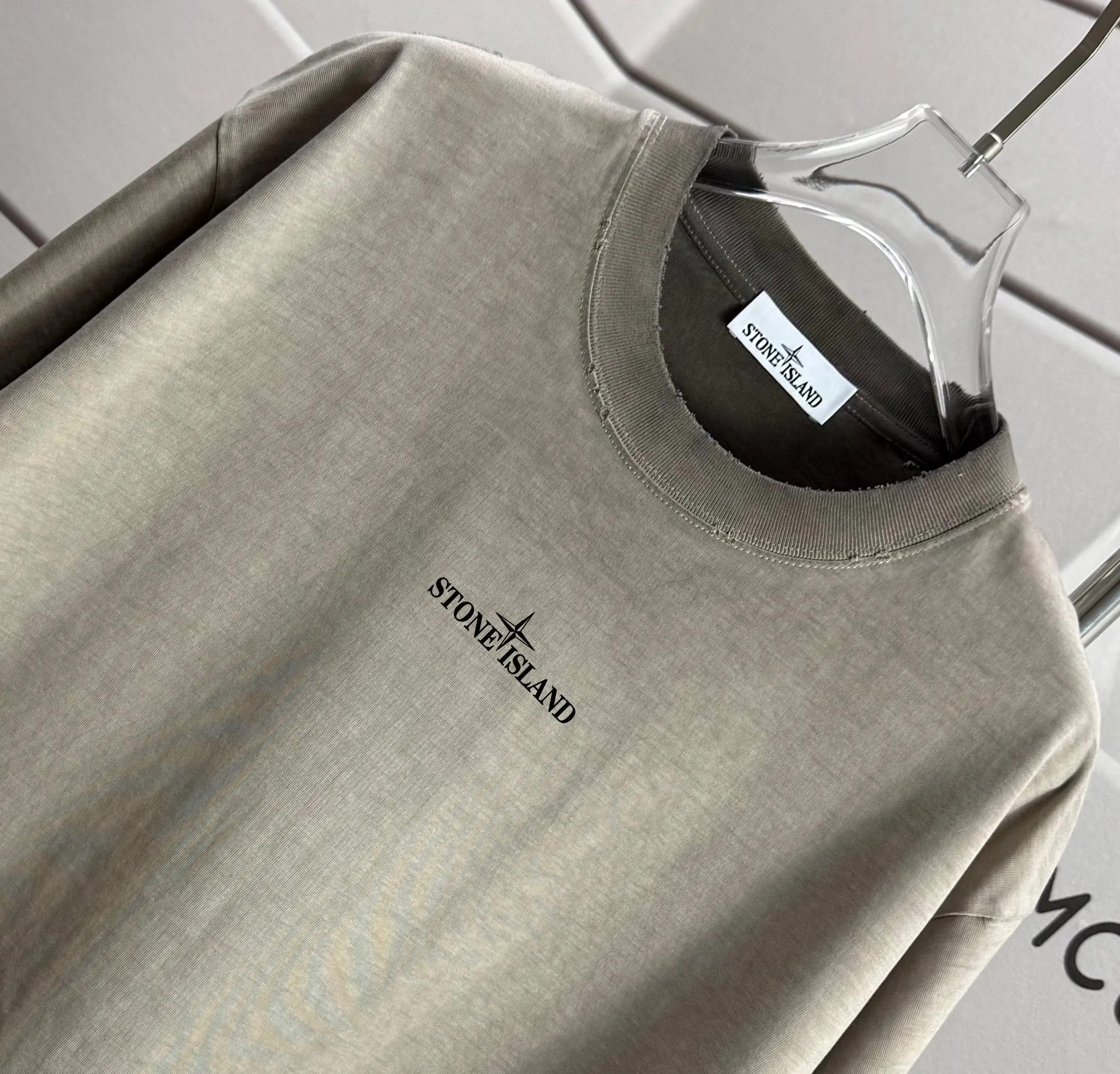 P160 Ston* islan* 石*岛 2025 autumn and winter new style Washed and worn 320g round neck short-sleeved tee Unisex loose version Color: Washed black Washed white Washed gray Brown Size: S M L XL XXL Size: S (90-130 pounds) M (120-150 pounds) L (140-165 pounds) (160-180 catties) XXL (180-210 catties)